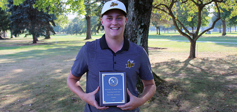 Jimmy Clark wins his first career medalist honor