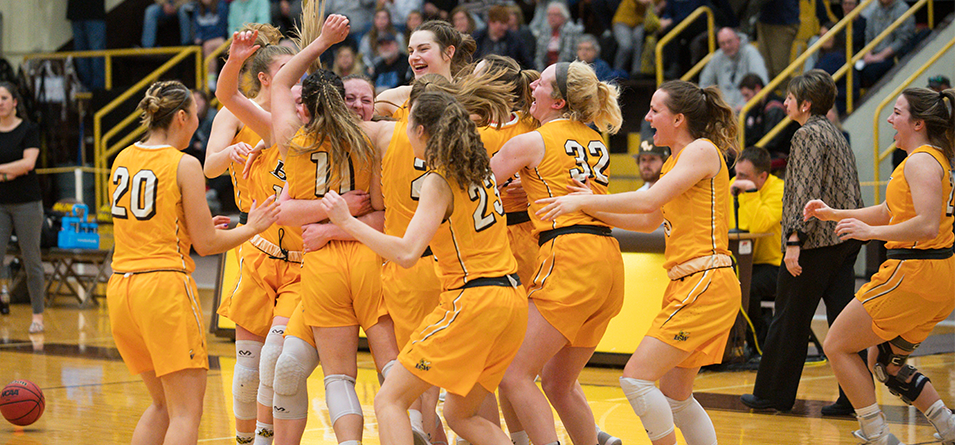 Women's Basketball Aims For OAC Title Defense in 2021