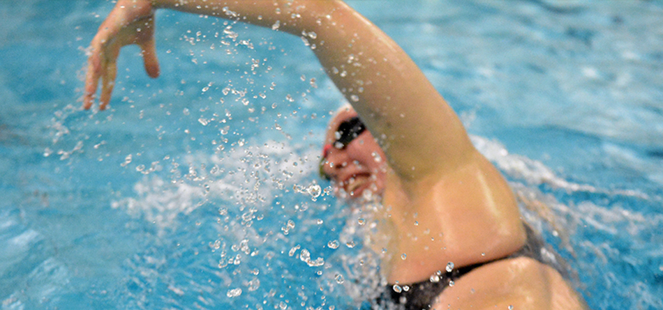 Women’s Swimming and Diving Falls to Ohio Wesleyan