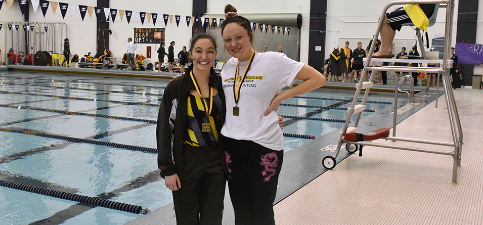 OAC 1-Meter Champion Ellie Clymer and OAC 1650-freestyle Champion Bella Ratino