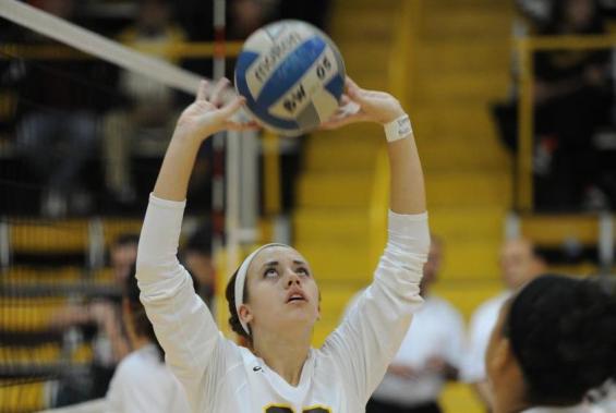 Volleyball Falls to Case Western Reserve in Four Sets