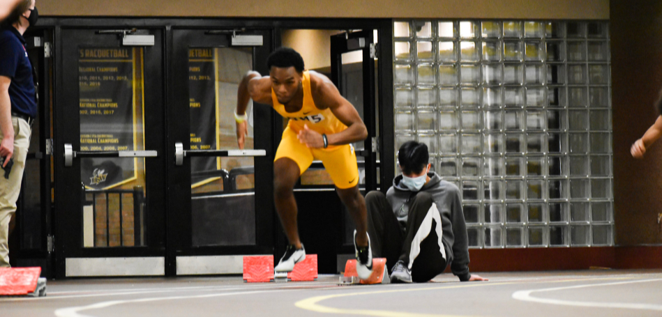Freshman sprinter Desmond Manley (Photo courtesy of Dustin Johnson '24)