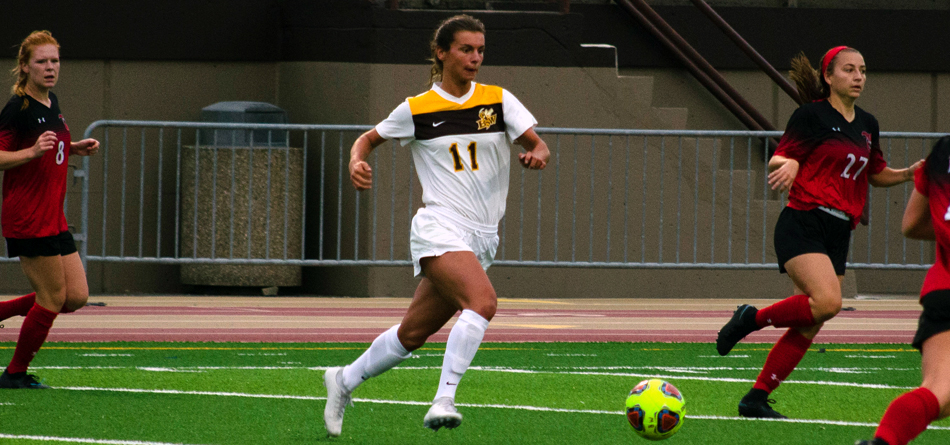 Senior three-time All-OAC forward Rachel Bender scored her first goal of the season in BW's 1-1 double overtime tie with Wittenberg (Photo courtesy of Lori Kumorek)