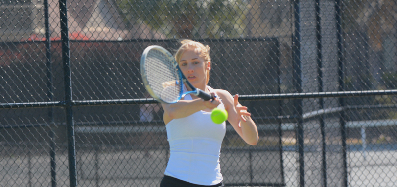 Senior Shannon Finkenthal won her No. 5 singles match 6-1, 6-4 against Mount Union