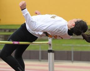 Brown Leads Yellow Jacket Women Tracksters at 49er Classic