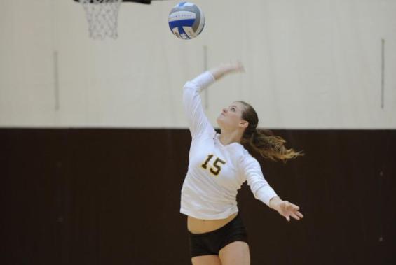 Volleyball Team Defeats Oberlin College in Straight Sets