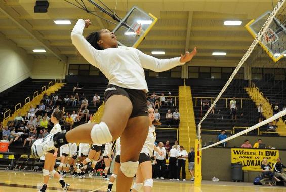 BW Volleyball Team Losses at No.11-Ranked Wittenberg