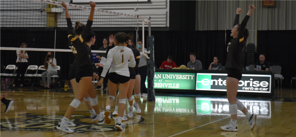 Women’s Volleyball Earns Four-Set Win in Season Opener at Franciscan