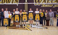 Men's Volleyball Sweeps Wabash (Ind.) on Senior's Day